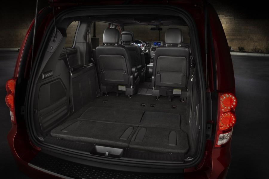  Dodge Grand Caravan 2013 года  (фото 2 из 7)